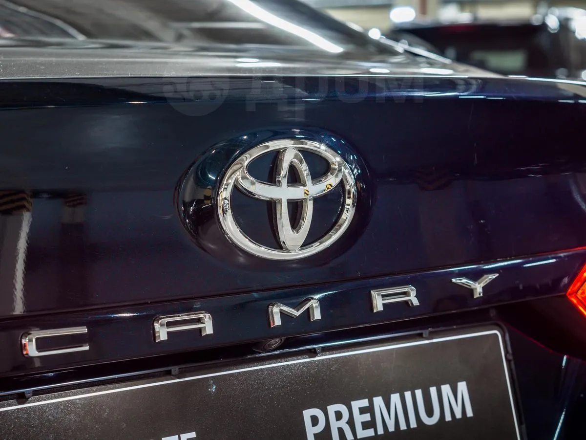 Toyota Camry Image 7